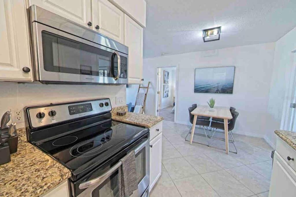 Shamrock Park, Legacy Trail And Manasota Key! *