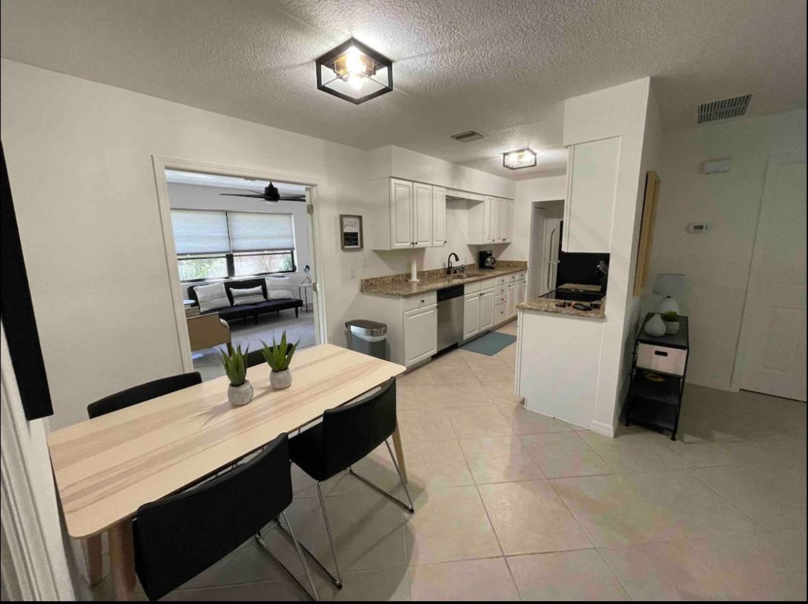Hébergement de vacances Shamrock Park, Legacy Trail And Manasota Key! Venice